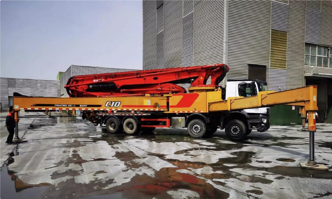 综合单价分析表中，【机械费】应如何精准计取？