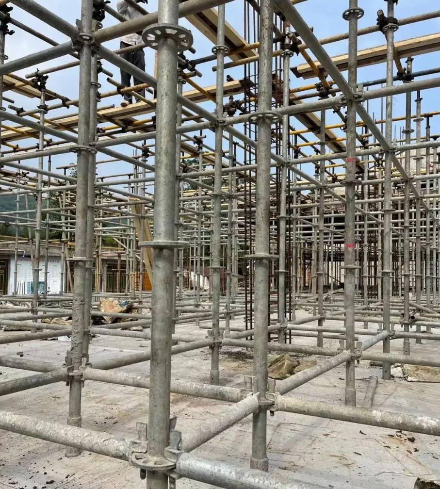 房屋建筑工程支撑高度大于8m模板支撑体系，能否借用市政定额计算价款？